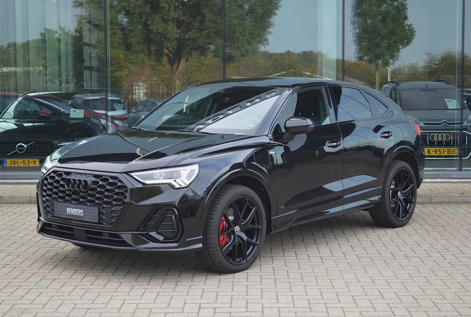 Audi Q3 Sportback (2021) — foto 1