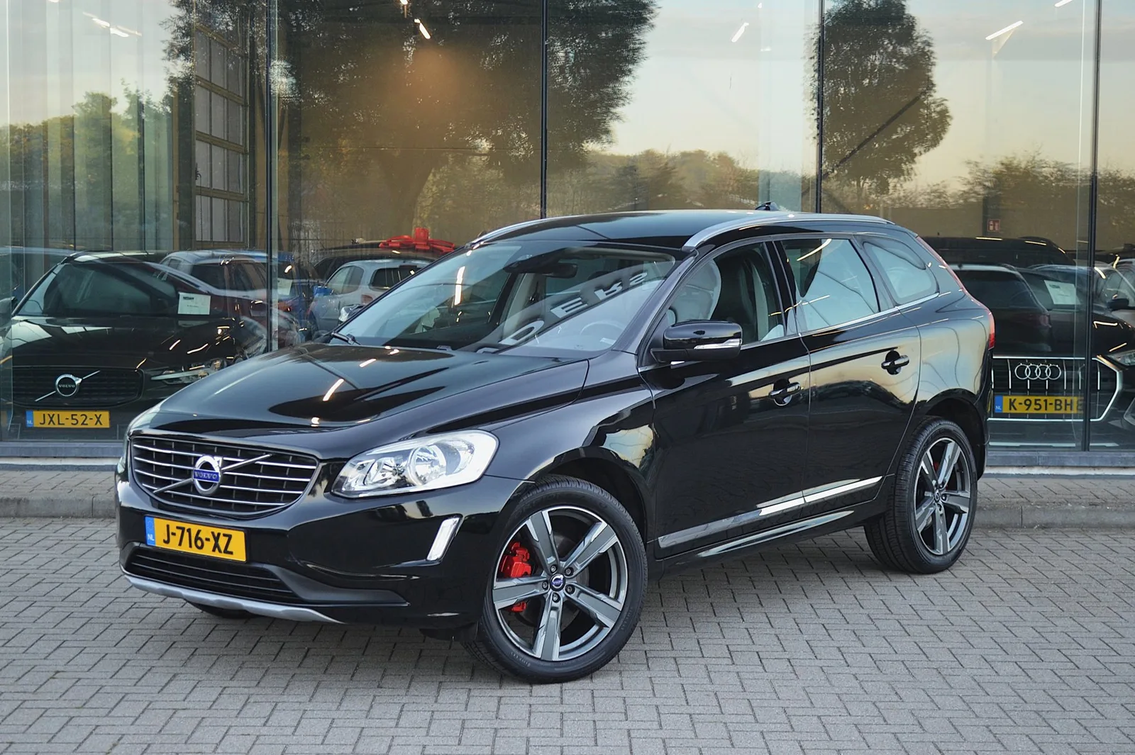 Volvo XC60 (2016) — foto 1
