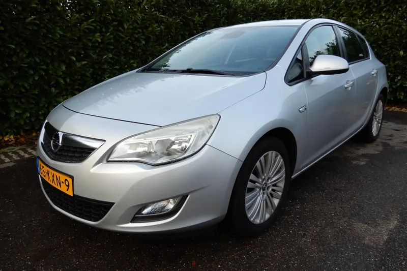 Opel Astra (2010)