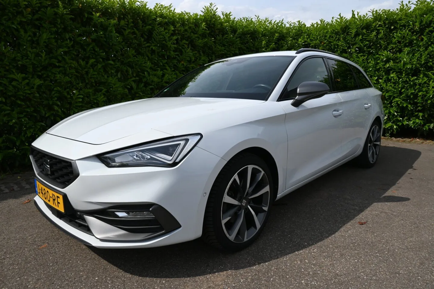 SEAT Leon Sportstourer (2020) — foto 1