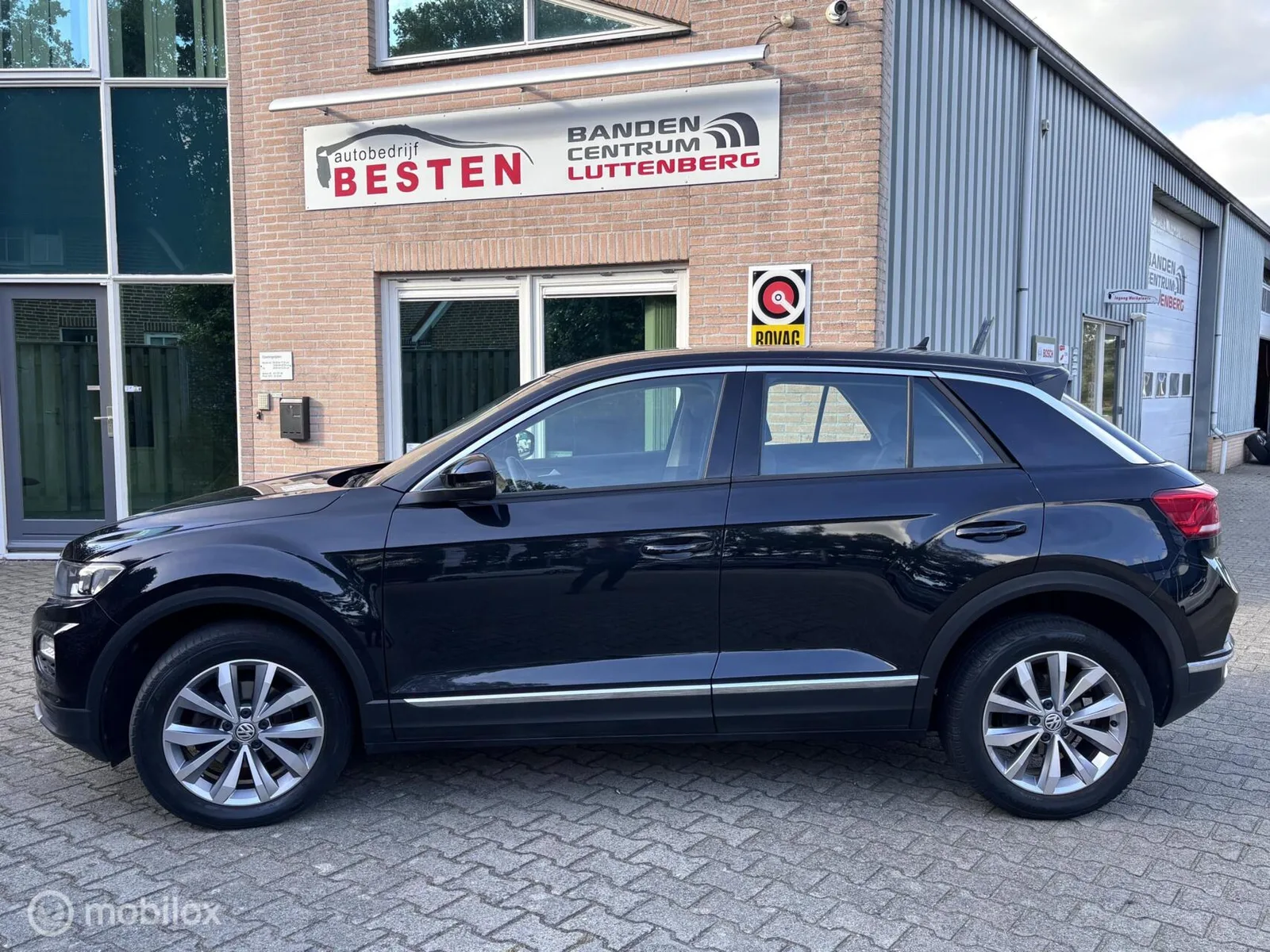 Volkswagen T-Roc (2019) — foto 1