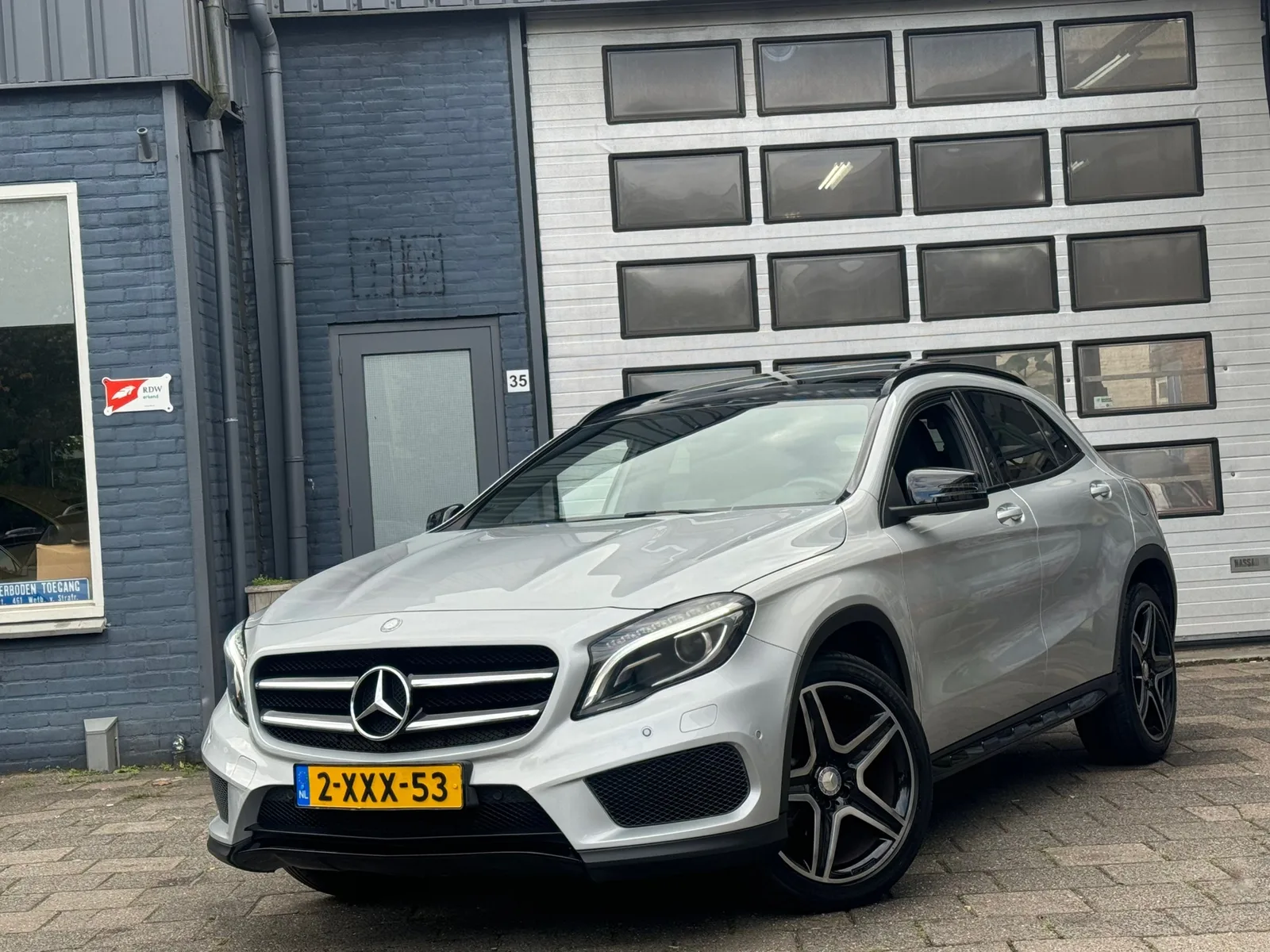 Mercedes-Benz GLA (2014) — foto 1
