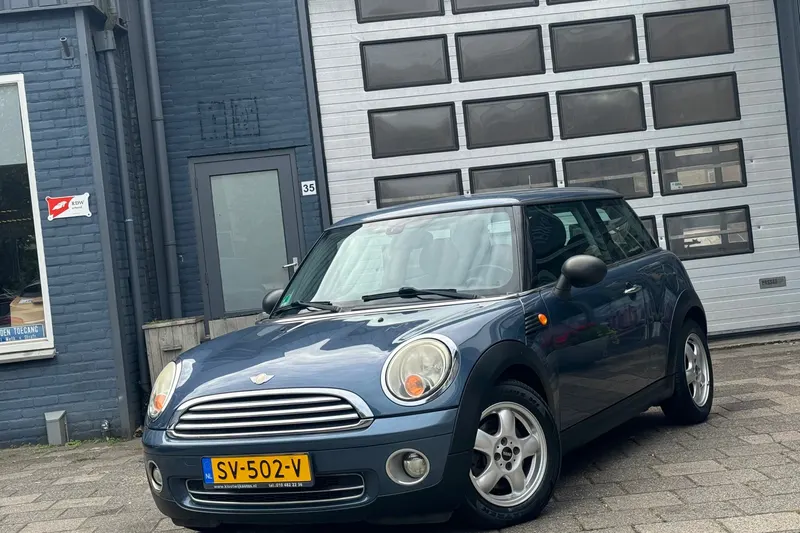 MINI One (2010)