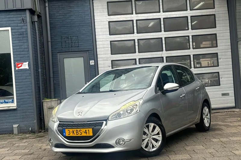 Peugeot 208 (2013)