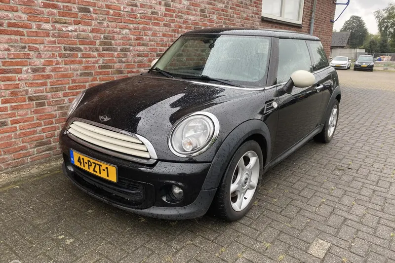 MINI One (2011)