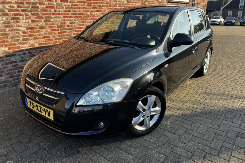 Kia Ceed (2007)