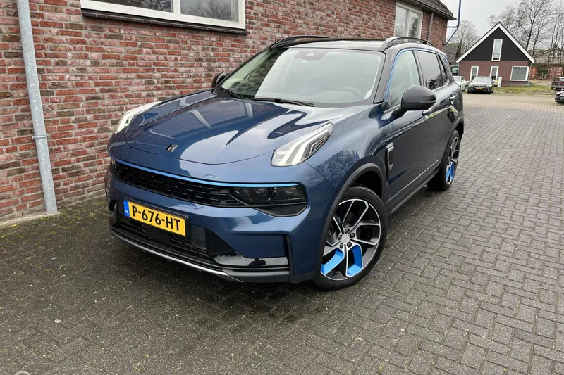 Lynk & Co 01 (2022)
