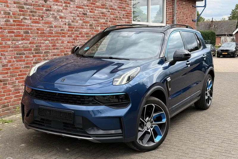 Lynk & Co 01 (2023)