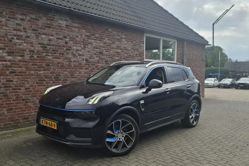 Lynk & Co 01 (2023)