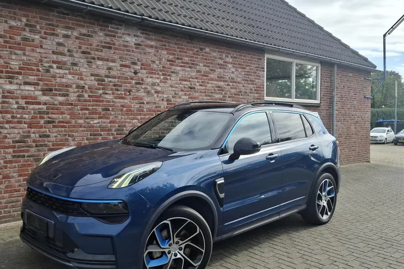 Lynk & Co 01 (2023)