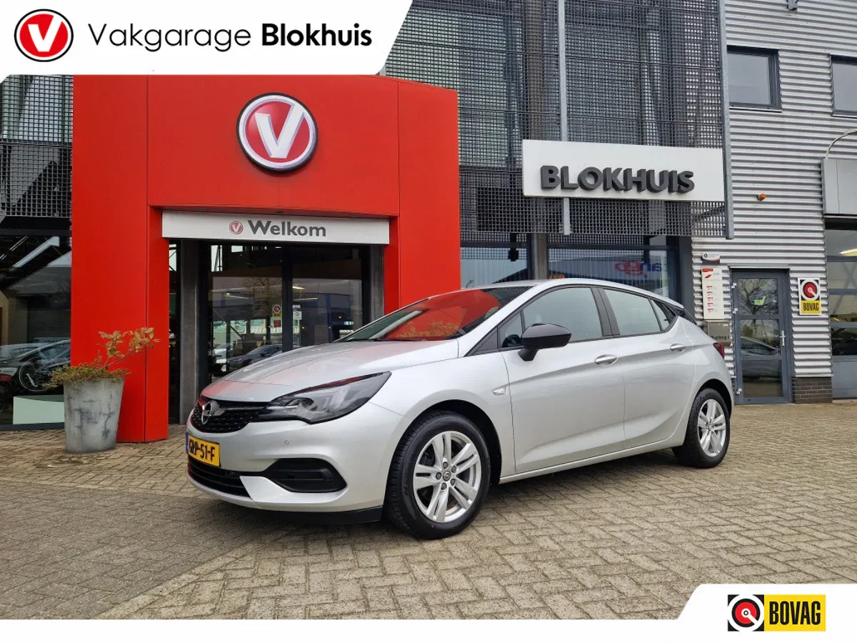 Opel Astra (2021) — foto 1