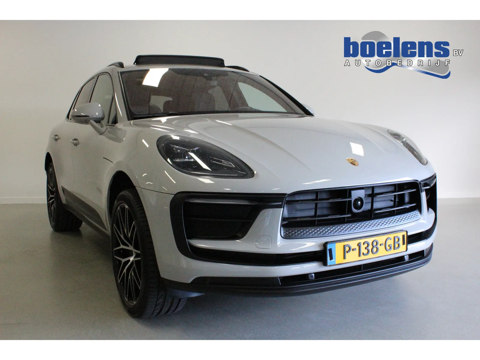 Porsche Macan (2022) — foto 1