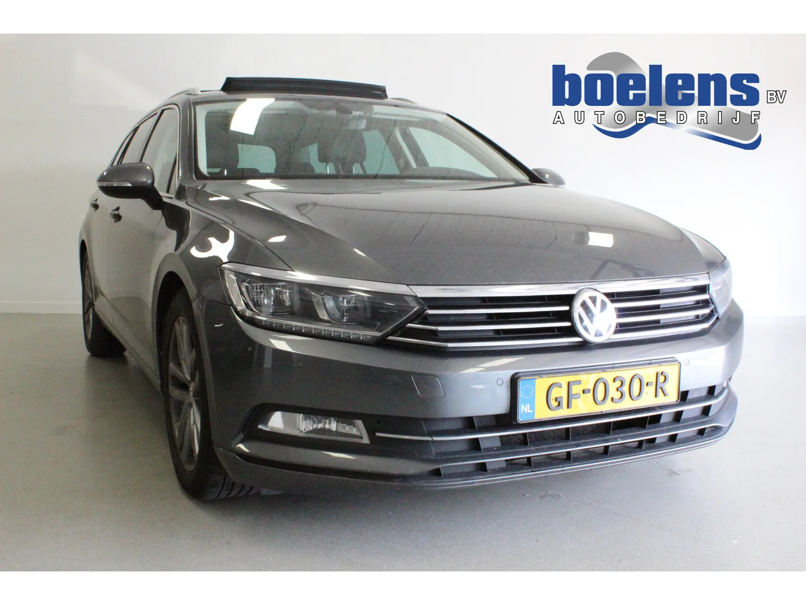 Volkswagen Passat (2015) — foto 1