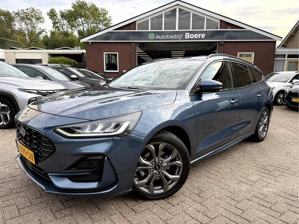 Ford Focus (2022) — foto 1