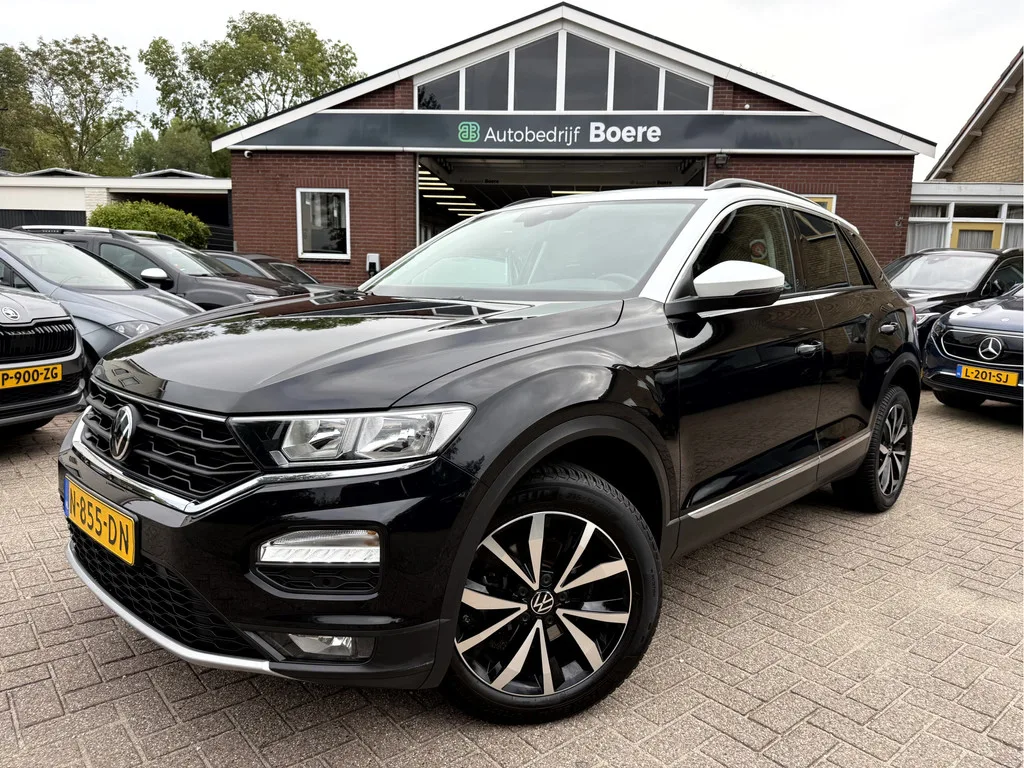 Volkswagen T-Roc (2021) — foto 1