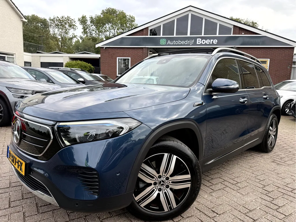 Mercedes-Benz EQB (2022) — foto 1