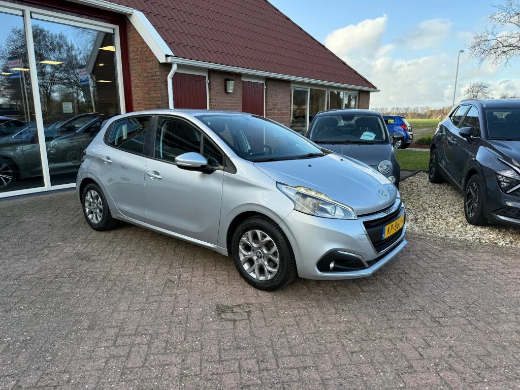 Peugeot 208 (2016) — foto 1