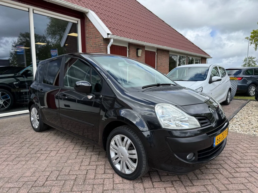 Renault Modus (2008) — foto 1