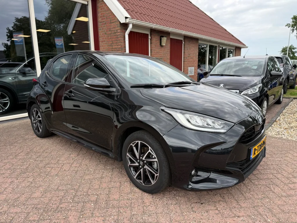 Toyota Yaris (2022) — foto 1