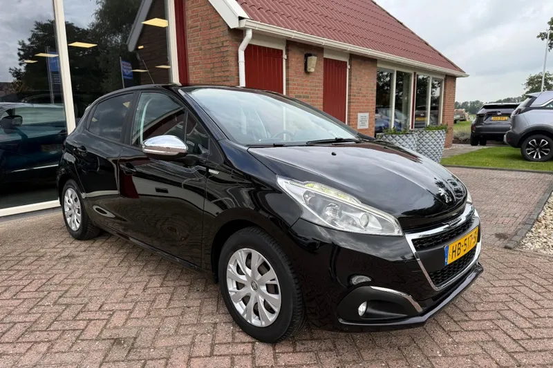 Peugeot 208 (2015)