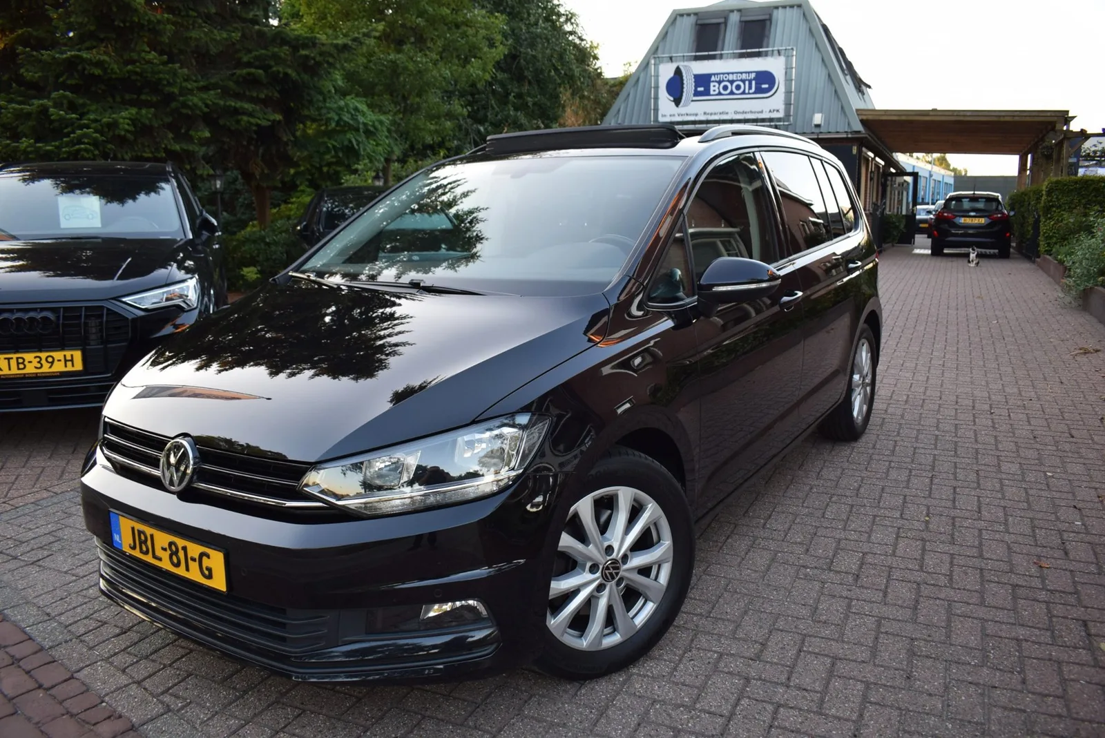 Volkswagen Touran (2019) — foto 1