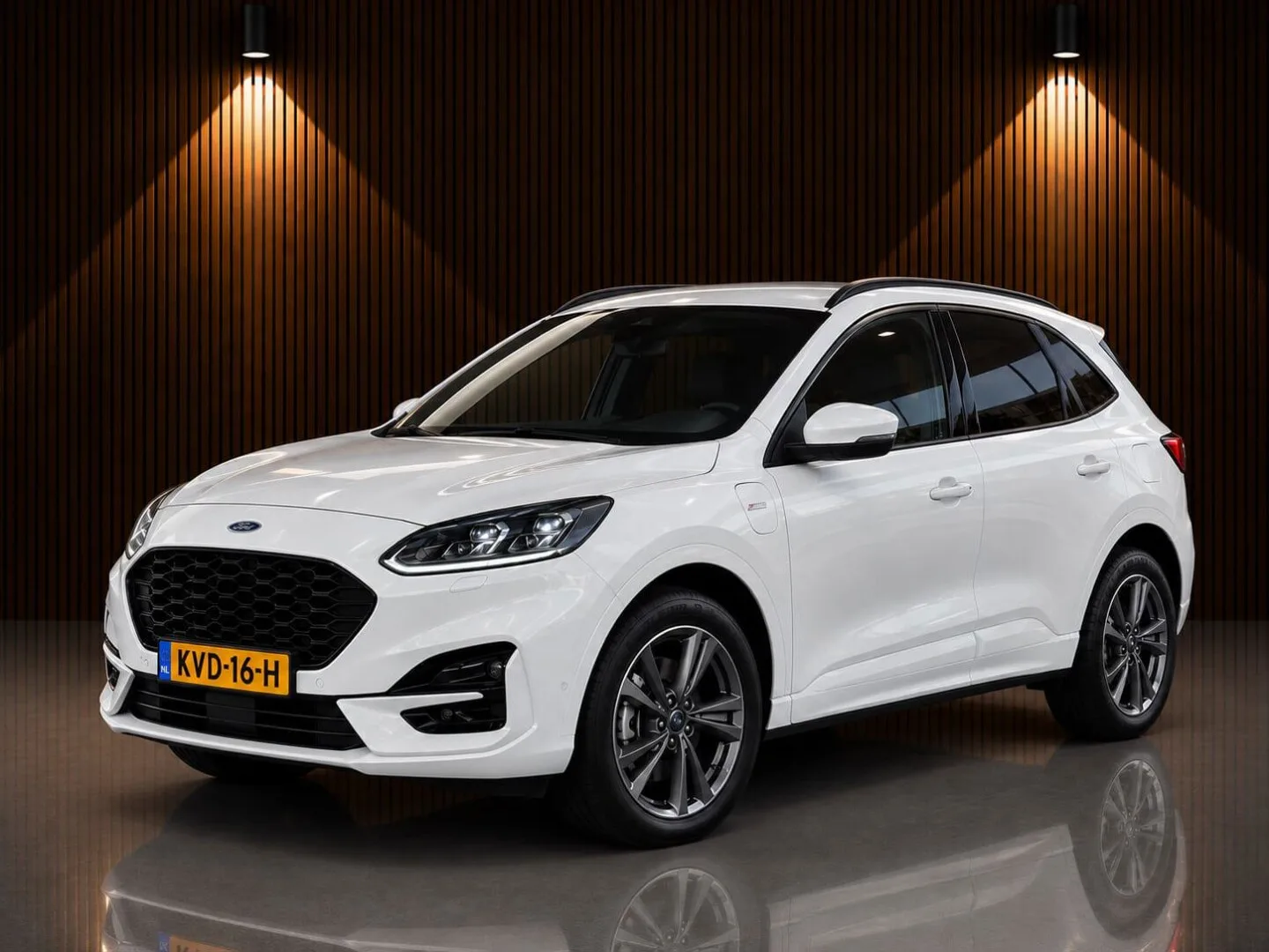 Ford Kuga (2023) — foto 1