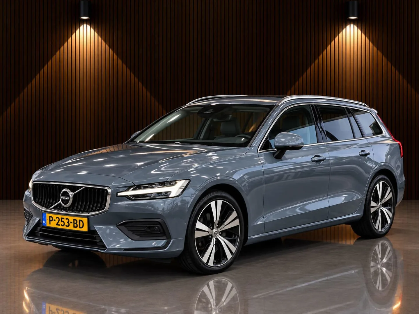 Volvo V60 (2022) — foto 1