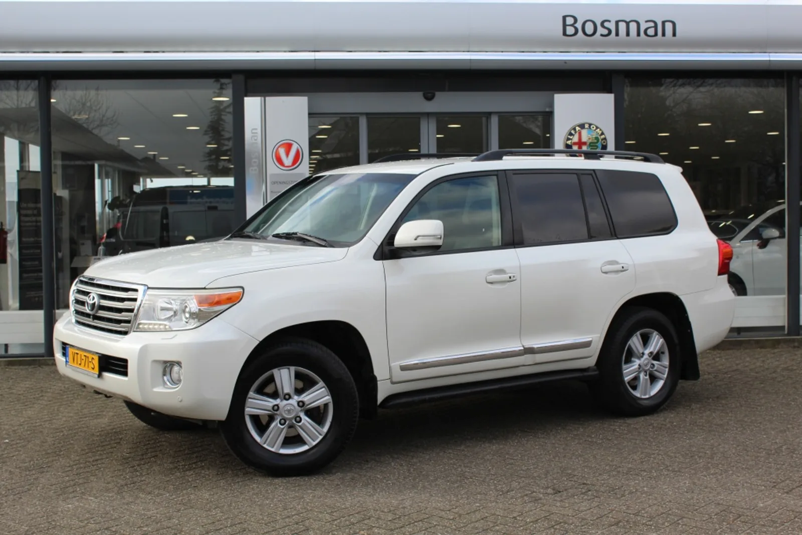 Toyota Land Cruiser V8 (2012) — foto 1