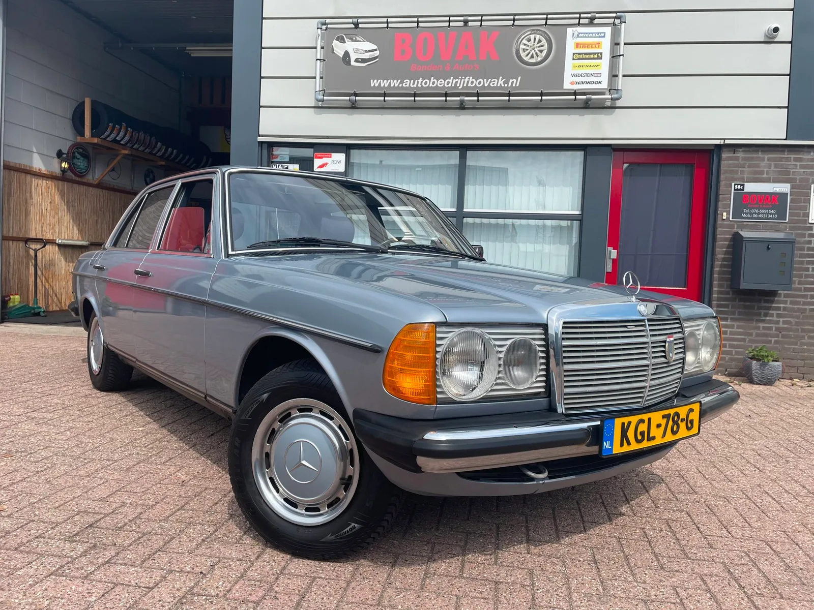 Mercedes-Benz 200-Serie (1981) — foto 1