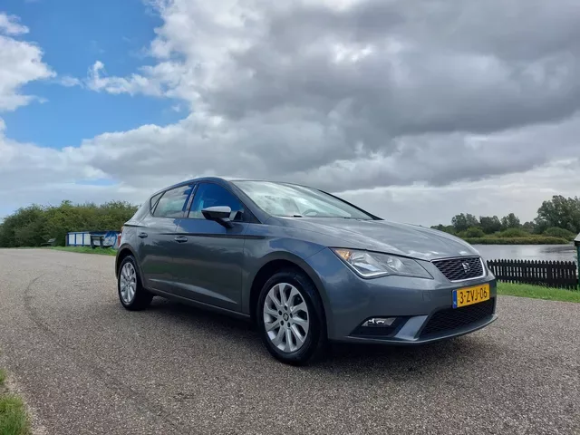 SEAT Leon (2015) — foto 1