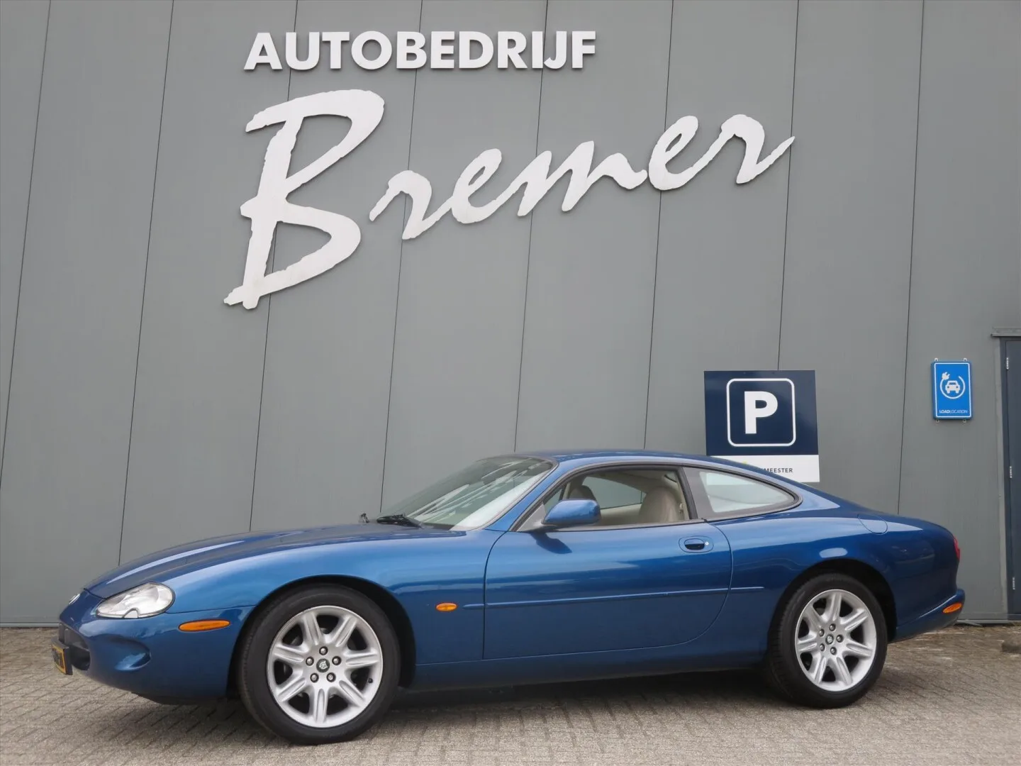 Jaguar XK (1996) — foto 1