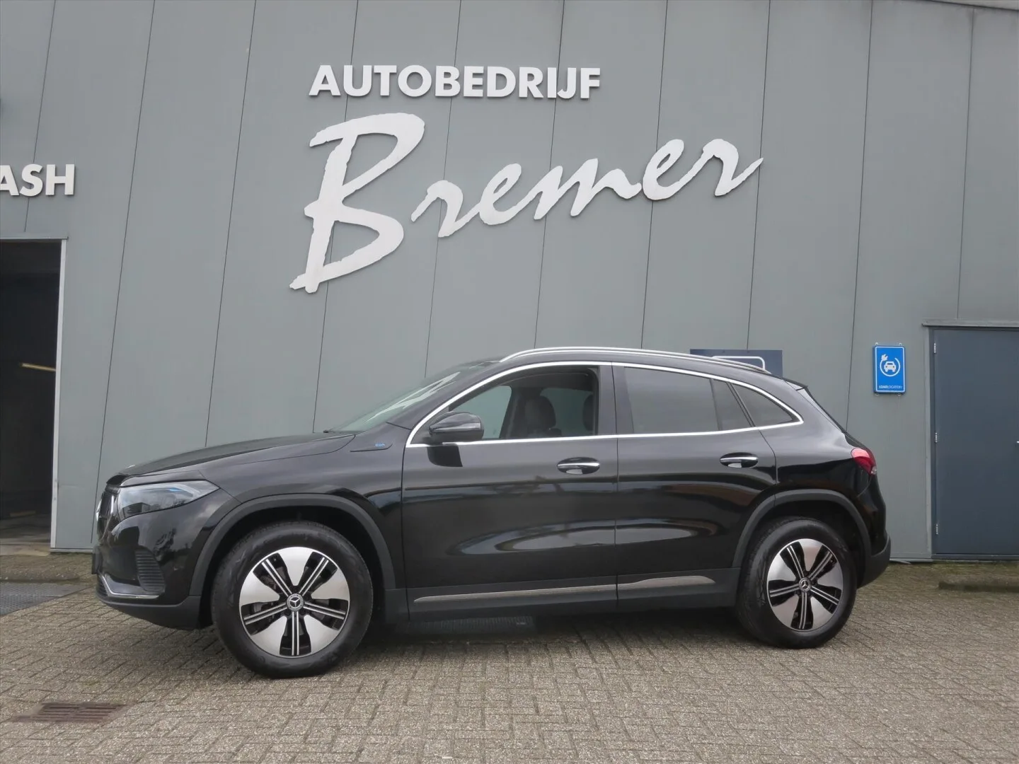 Mercedes-Benz EQA (2021) — foto 1