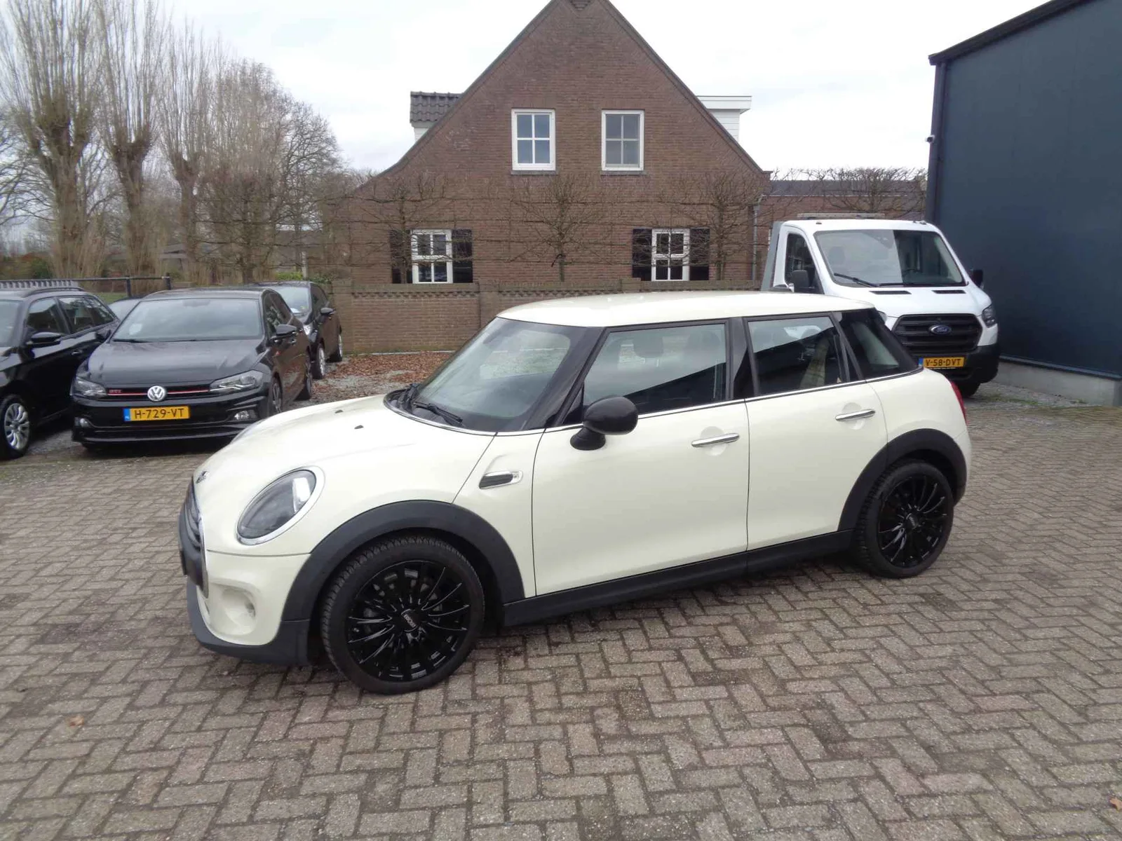 MINI One (2019) — foto 1