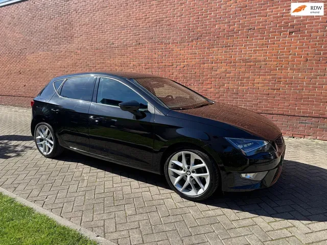 SEAT Leon (2016) — foto 1