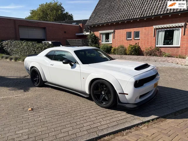 Dodge Challenger (2015) — foto 1