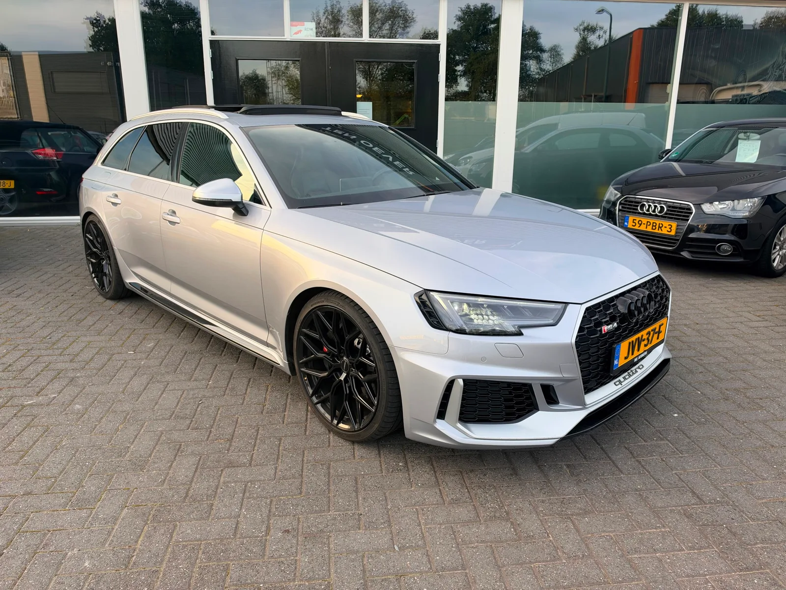 Audi RS 4 (2018) — foto 1