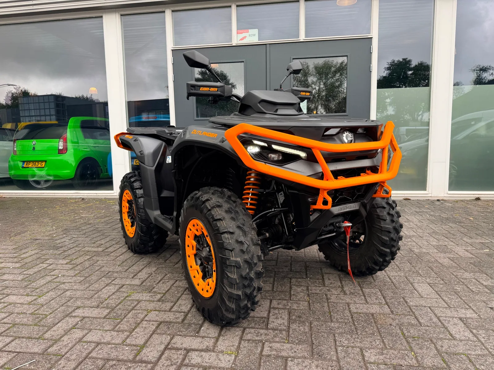 Can-Am OUTLANDER 100R (2026) — foto 1