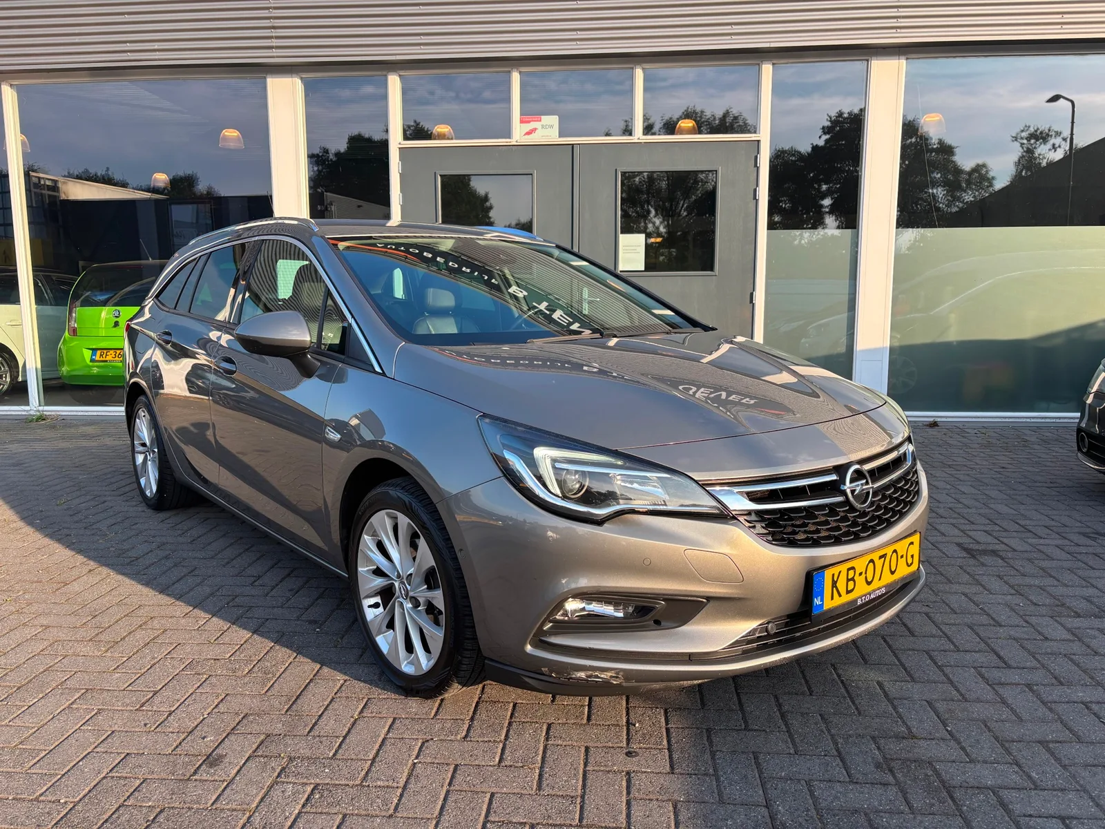 Opel Astra (2016) — foto 1