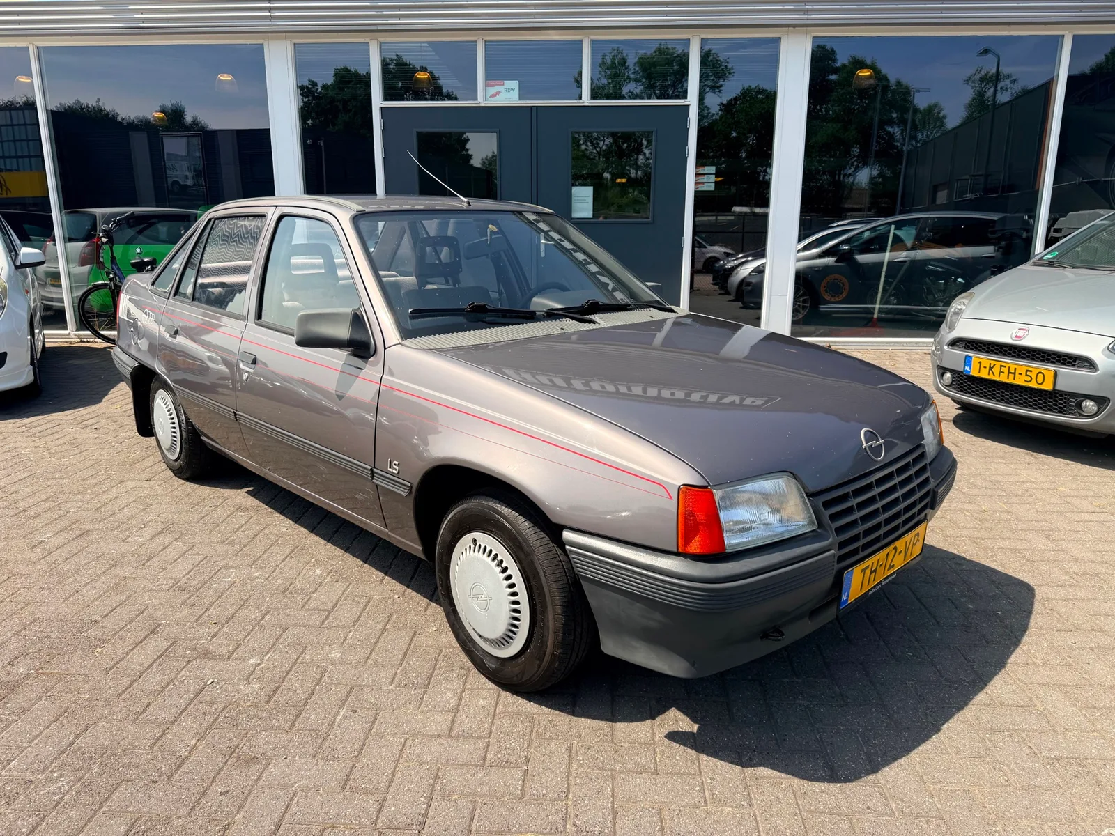 Opel Kadett (1988) — foto 1