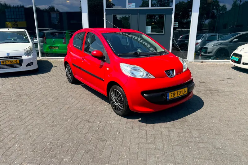 Peugeot 107 (2006)