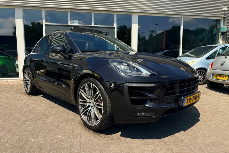 Porsche Macan (2016)
