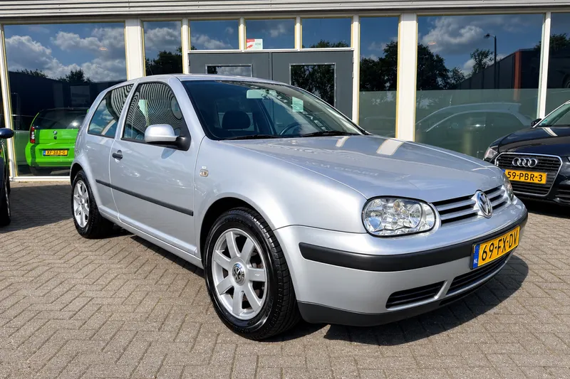 Volkswagen Golf (2000)