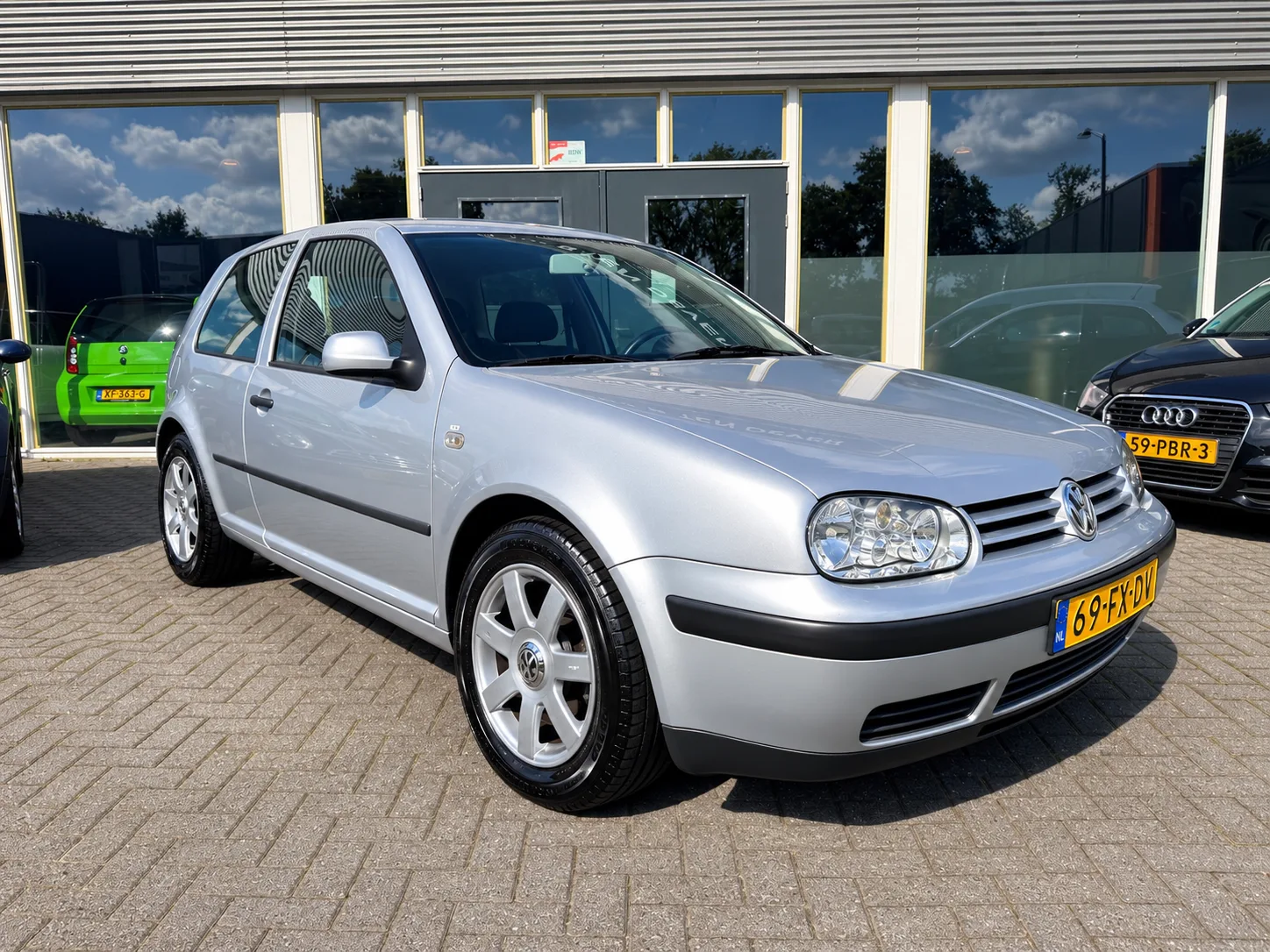 Volkswagen Golf (2000) — foto 1