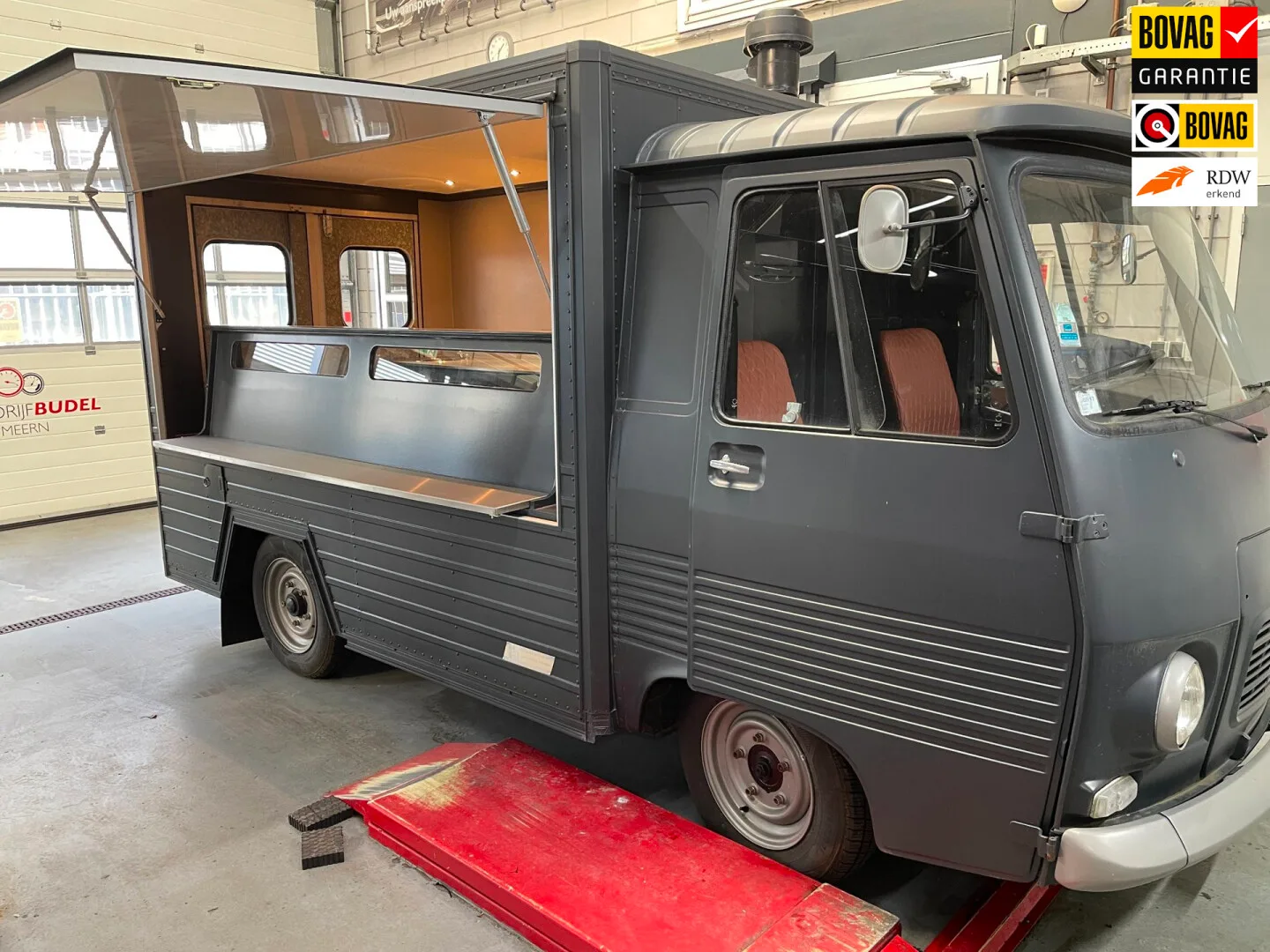 Peugeot J7 (1975) — foto 1