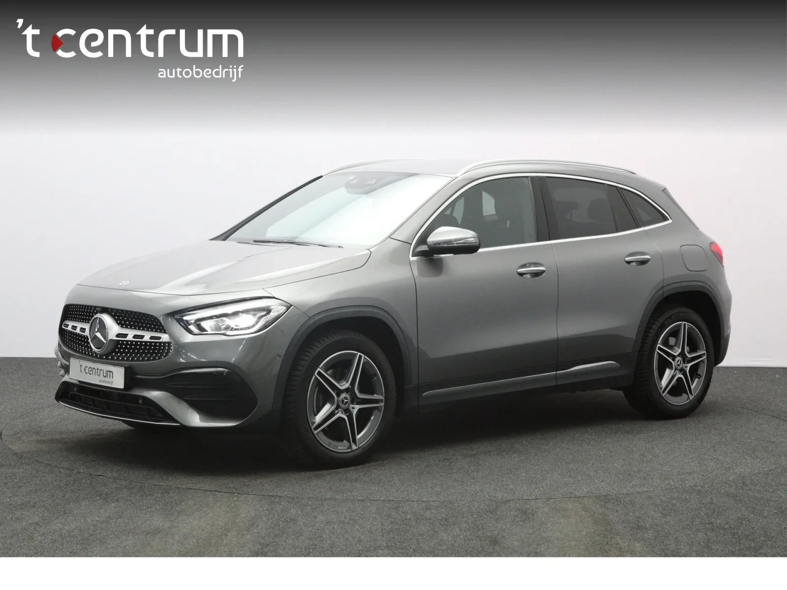 Mercedes-Benz GLA (2022) — foto 1
