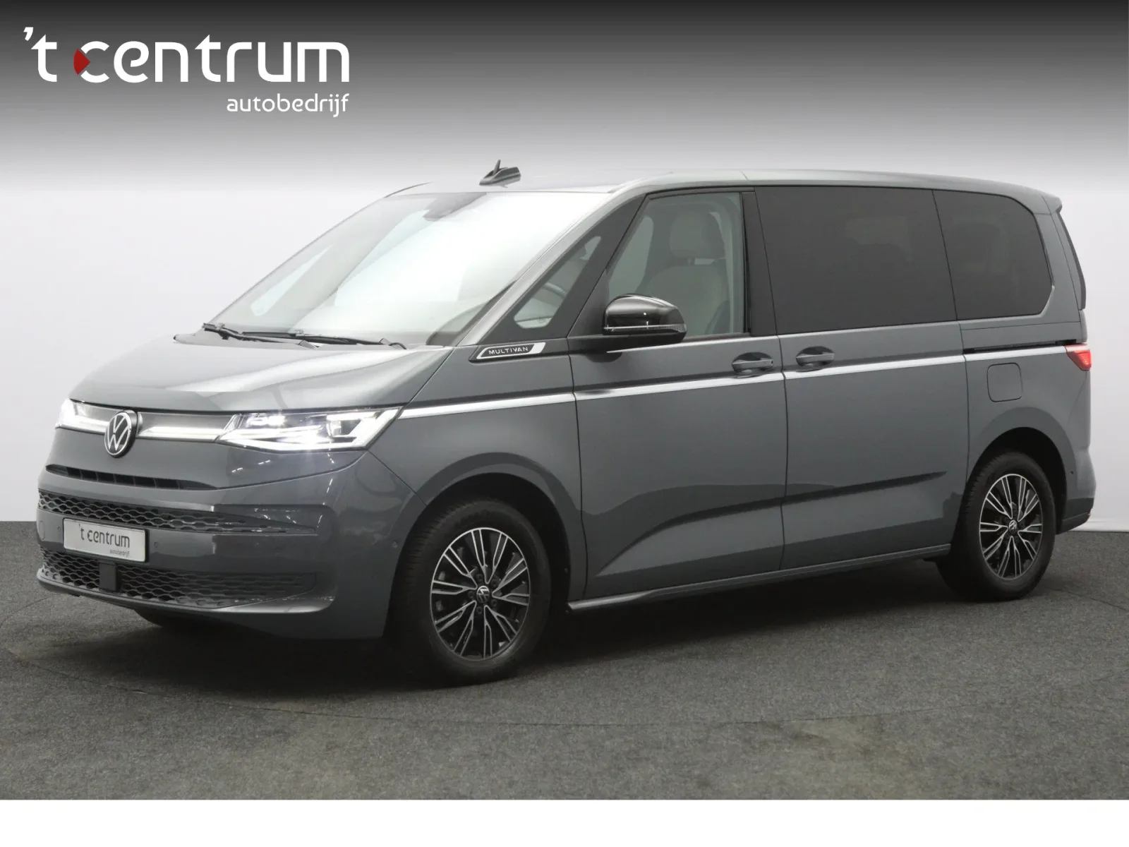 Volkswagen Multivan (2023) — foto 1
