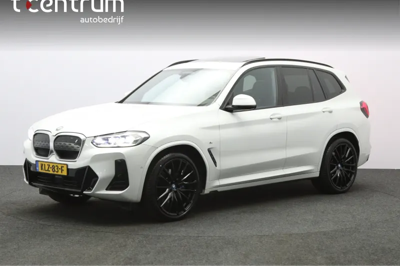 BMW iX3 (2024)