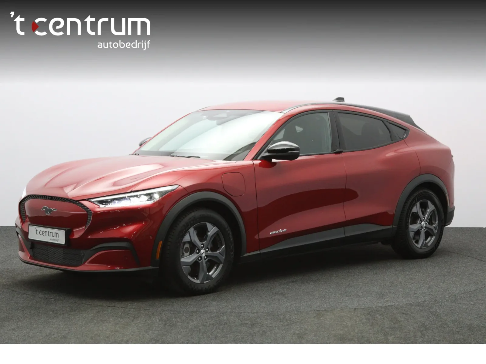 Ford Mustang Mach-E (2023) — foto 1
