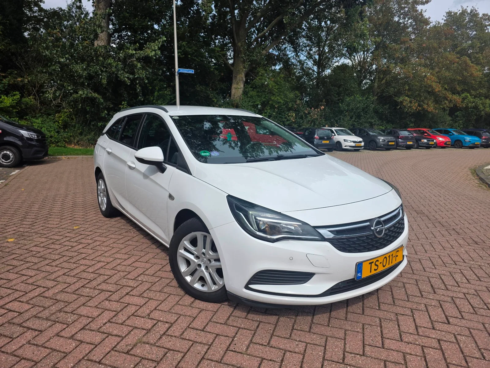 Opel Astra Sports Tourer (2018) — foto 1