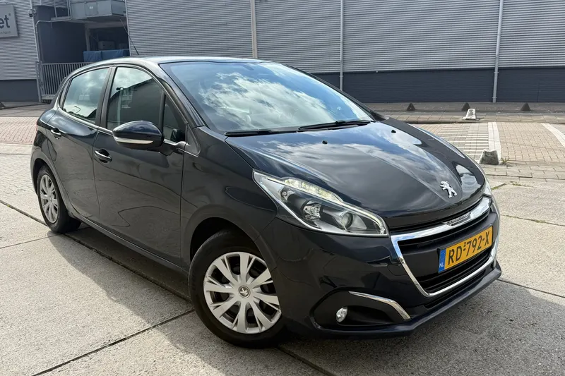 Peugeot 208 (2017)